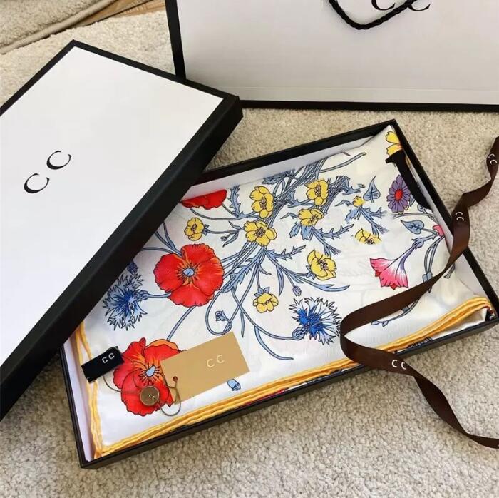 Woman Designer Silk Scarf Luxury Flower Letter Print Scarves Summer Headband Fashion Squares Shawl Ladies Beach Neck Scarfs Tote Bag Ribbon
Woman Designer Silk Scarf Luxury Flower Letter Print Scarves Summer Headband Fashion Squares Shawl Ladies Beach Neck Scarfs Tote Bag Ribbon