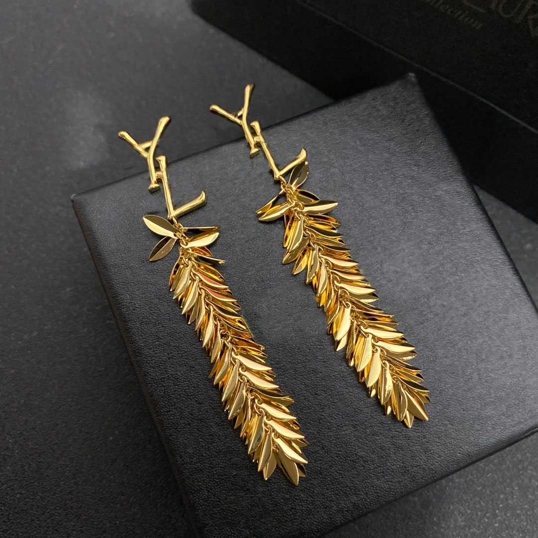 Charm Top quality Luxury Style Women Fashion Tassel Stud gold Earring Lover Gifts Designer Jewelry High Engagement Earrings For Bride party
Charm Top quality Luxury Style Women Fashion Tassel Stud gold Earring Lover Gifts Designer Jewelry High Engagement Earrings For Bride party