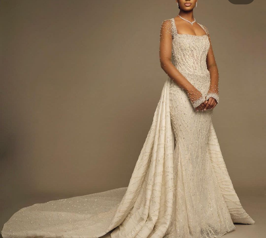 Exquisite Mermaid Wedding Dresses Long Sleeves Bateau Appliques Sequins 3D Lace Pearls Beaded Floor Length Diamonds Detachable Train Bridal Gowns Custom Made, Dark navy
Exquisite Mermaid Wedding Dresses Long Sleeves Bateau Appliques Sequins 3D Lace Pearls Beaded Floor Length Diamonds Detachable Train Bridal Gowns Custom Made, Dark navy