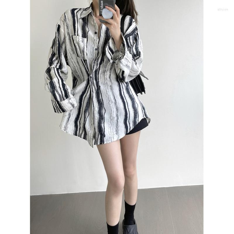 Women' Blouses Lapel Ink Painting Long Sleeve Button Shirts Women Spring Summer 2023 Loose Casual Tops
Women' Blouses Lapel Ink Painting Long Sleeve Button Shirts Women Spring Summer 2023 Loose Casual Tops