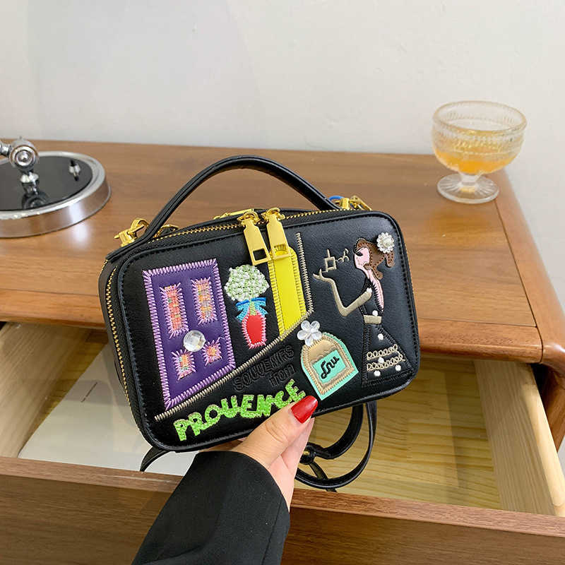 Shoulder Bags Single Shoulder Bag for Women New Embroidered Graffiti Small Square Camera Crossbody Women 230420, Khaki10
Shoulder Bags Single Shoulder Bag for Women New Embroidered Graffiti Small Square Camera Crossbody Women 230420, Khaki10