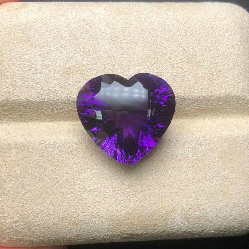 Loose Diamonds Natural Brazilian AmethystBare Stone Women's Sweater Chain Preferred Love Shaped CFire Color Goncave Cutting With
Loose Diamonds Natural Brazilian AmethystBare Stone Women's Sweater Chain Preferred Love Shaped CFire Color Goncave Cutting With