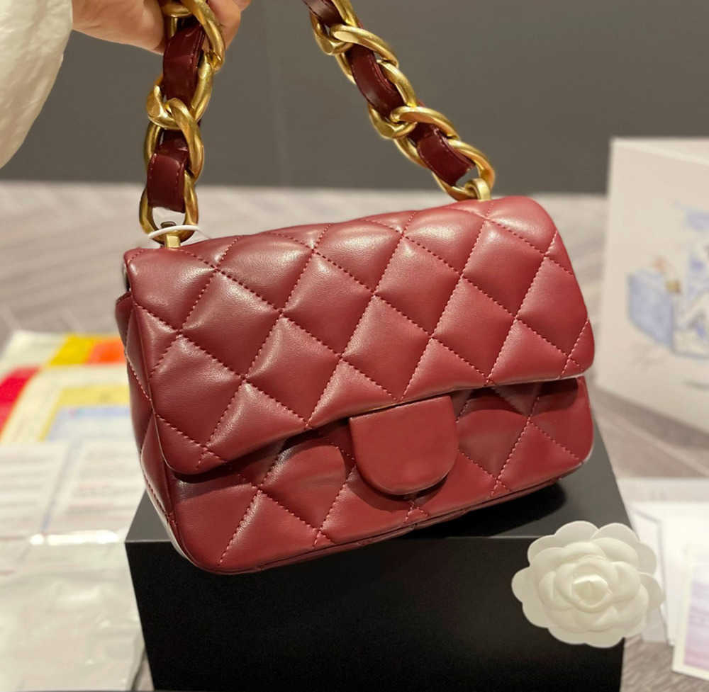 Evening Bags Shoulder 5A 2022Ss Trendy Bold Chain Flap Top Calfskin Classic Quilted Plaid Metal Hardware Designers French Luxury Womens Mini Vintage Handbag, Sky blue 21cm
Evening Bags Shoulder 5A 2022Ss Trendy Bold Chain Flap Top Calfskin Classic Quilted Plaid Metal Hardware Designers French Luxury Womens Mini Vintage Handbag, Sky blue 21cm