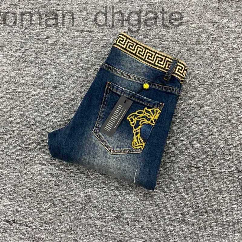 Men's Jeans DesignerPlus size Jeans men jeans Medusa embroidered trousers designer pants mens Fashion retro casual Denim Pants AQ3R, Blue
Men's Jeans DesignerPlus size Jeans men jeans Medusa embroidered trousers designer pants mens Fashion retro casual Denim Pants AQ3R, Blue