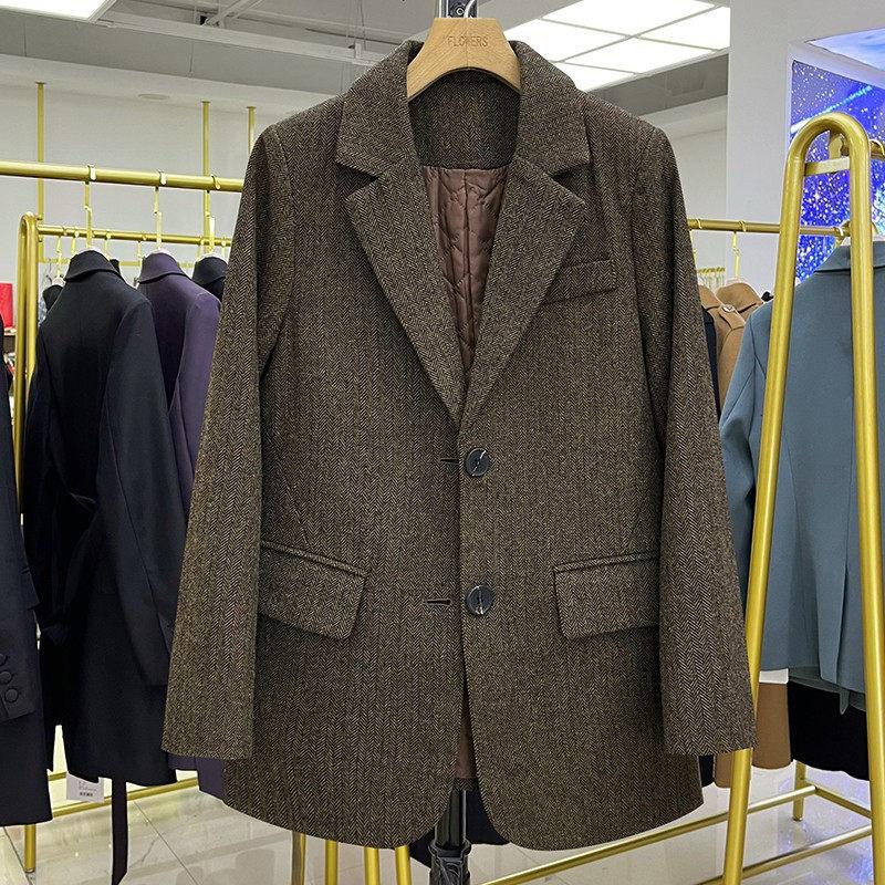 Pants Dark Brown Woolen Blazer Women Autumn/Winter 2021 New Korean Fashion Herringbone Thick Padded Suit Jacket Lady Outerwear M1494
Pants Dark Brown Woolen Blazer Women Autumn/Winter 2021 New Korean Fashion Herringbone Thick Padded Suit Jacket Lady Outerwear M1494