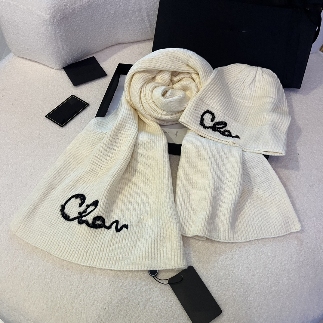 Designer Hats & Sets For Women And Men Solid Seasons Winter Letter Casual Beanie Scarves