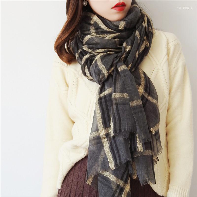 Scarves Cashmere Scarf Women Gold Thread Plaid Long Retro Checked Autumn Winter Spring Fashion Lady Shawl
Scarves Cashmere Scarf Women Gold Thread Plaid Long Retro Checked Autumn Winter Spring Fashion Lady Shawl