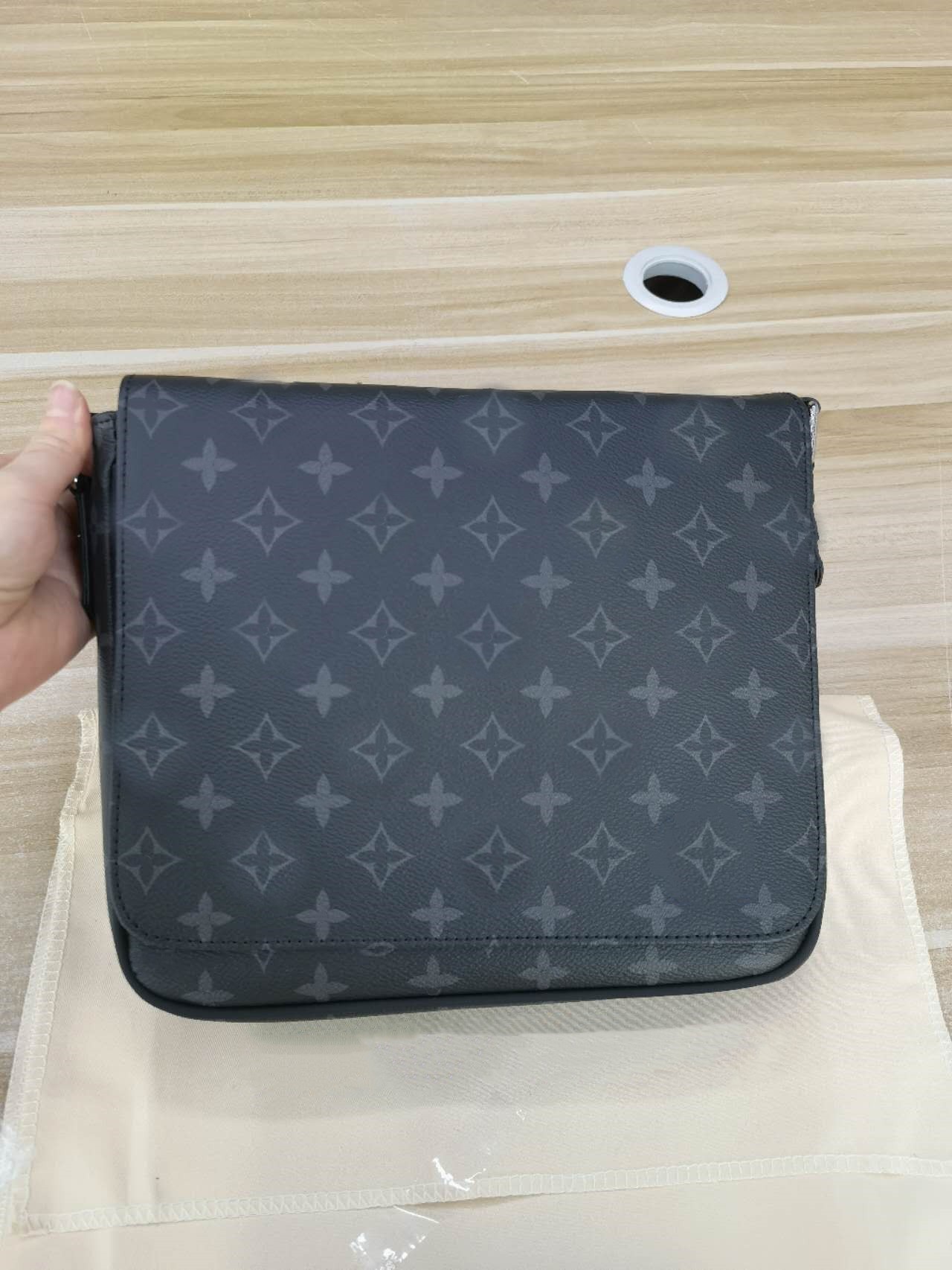 Brand Classic designer 2023 new fashion Men messenger bags cross body bag school bookbag shoulder handbags man bags, Dark navy
Brand Classic designer 2023 new fashion Men messenger bags cross body bag school bookbag shoulder handbags man bags, Dark navy