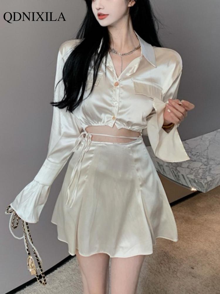 Dress 2022 Summer Fashion Elegant Women's Skirt Set Full Flare Sleeve Lace Bandage Satin Short Shirt and High Waist Skirt 2piece Set, Grey set
Dress 2022 Summer Fashion Elegant Women's Skirt Set Full Flare Sleeve Lace Bandage Satin Short Shirt and High Waist Skirt 2piece Set, Grey set