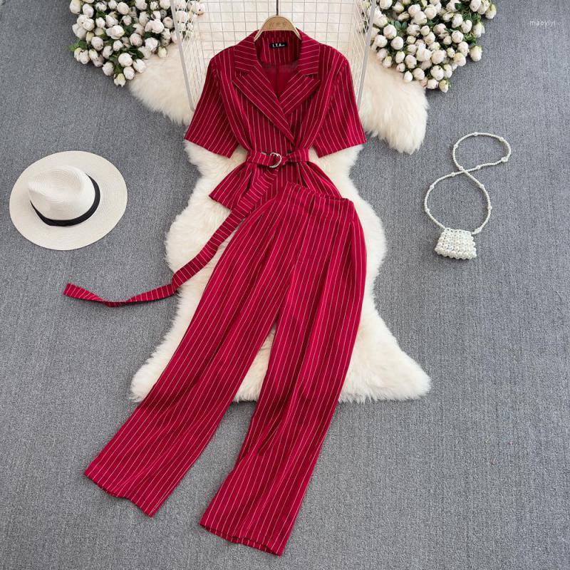 Women's Two Piece Pants Professional Fashion Striped Female Ol Suit 2023 Temperament Summer Women's Wear Short Sleeve Top Wide Leg 2 Set
Women's Two Piece Pants Professional Fashion Striped Female Ol Suit 2023 Temperament Summer Women's Wear Short Sleeve Top Wide Leg 2 Set
