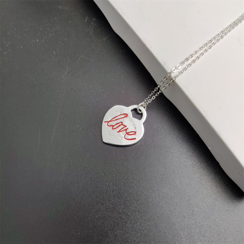Designer Love heart Necklace 1:1 Original 19mm Key Pendant necklace brand classic fashion return blue heart tag charms girlfriends lover necklaces Designer jewelry
Designer Love heart Necklace 1:1 Original 19mm Key Pendant necklace brand classic fashion return blue heart tag charms girlfriends lover necklaces Designer jewelry