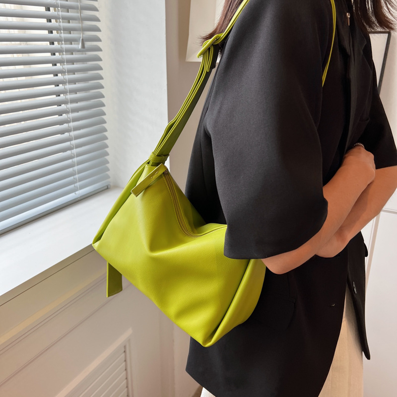 Women Inclined Shoulder Bags Fashion casual Womens Bag Small Handbag Totes High-capacity PU leather Large volume wholesale Girl Mobile Phone Bag Black 2599, White
Women Inclined Shoulder Bags Fashion casual Womens Bag Small Handbag Totes High-capacity PU leather Large volume wholesale Girl Mobile Phone Bag Black 2599, White