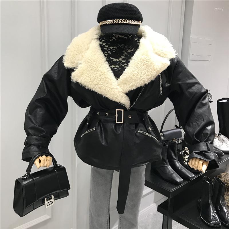Women's Trench Coats 2023 Faux Sheepskin Shearling Winter Coat Women Black Warm Motorcycle Street Soft Lamb Fur Leather Jacket MY251
Women's Trench Coats 2023 Faux Sheepskin Shearling Winter Coat Women Black Warm Motorcycle Street Soft Lamb Fur Leather Jacket MY251