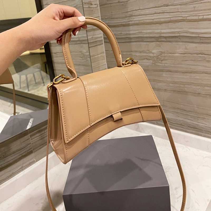 Clutch flap top handle hourglass tote Bags Women's mens with shoulder strap Luxury Designer wholesale Crocodile pattern handbag chain crossbody Genuine leather Bag, Grey alligator-silver l0g0
Clutch flap top handle hourglass tote Bags Women's mens with shoulder strap Luxury Designer wholesale Crocodile pattern handbag chain crossbody Genuine leather Bag, Grey alligator-silver l0g0