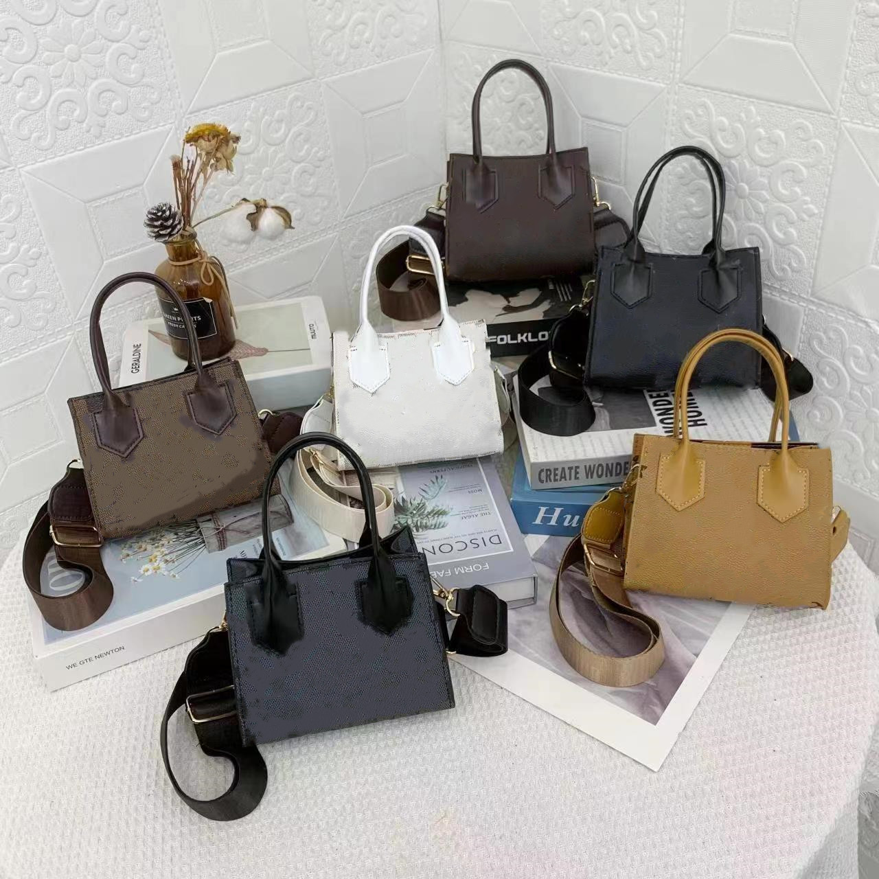 Designer girls princess handbags fashion kids flower printed messenger bags children PU leather One shoulder Bag mini purse F1629, Black-plaid
Designer girls princess handbags fashion kids flower printed messenger bags children PU leather One shoulder Bag mini purse F1629, Black-plaid