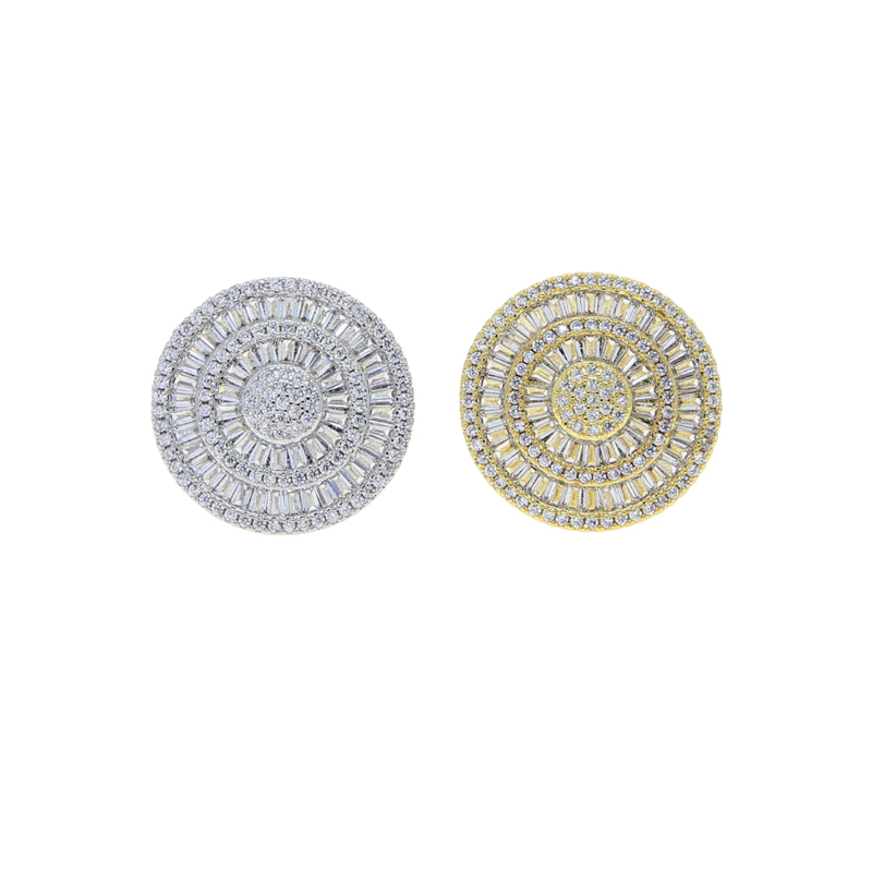 2025 Vintage Classic Iced Out Shield Round Circle Clip Stud Earrings Paved Full Mirco Cubic Zirconia Fashion Hip Hop Women Lady Christmas Gift Jewelry