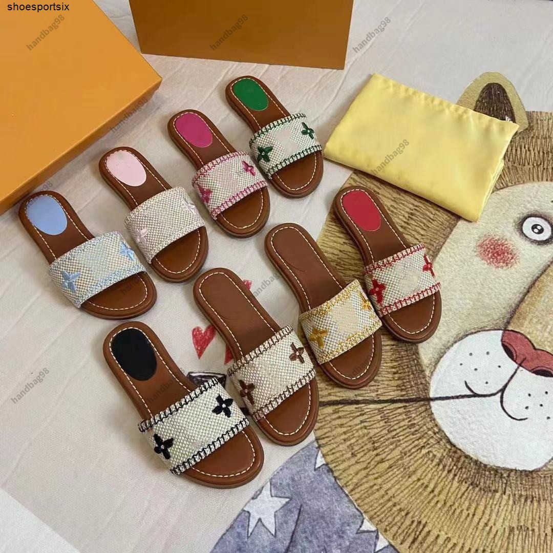 Designer Women Classic Slippers Indoor Red Black Rubbe Sexy Summer Flat Embroidery Mule Slides Flip Flops Womens Beach Outdoor Party Sandals
Designer Women Classic Slippers Indoor Red Black Rubbe Sexy Summer Flat Embroidery Mule Slides Flip Flops Womens Beach Outdoor Party Sandals