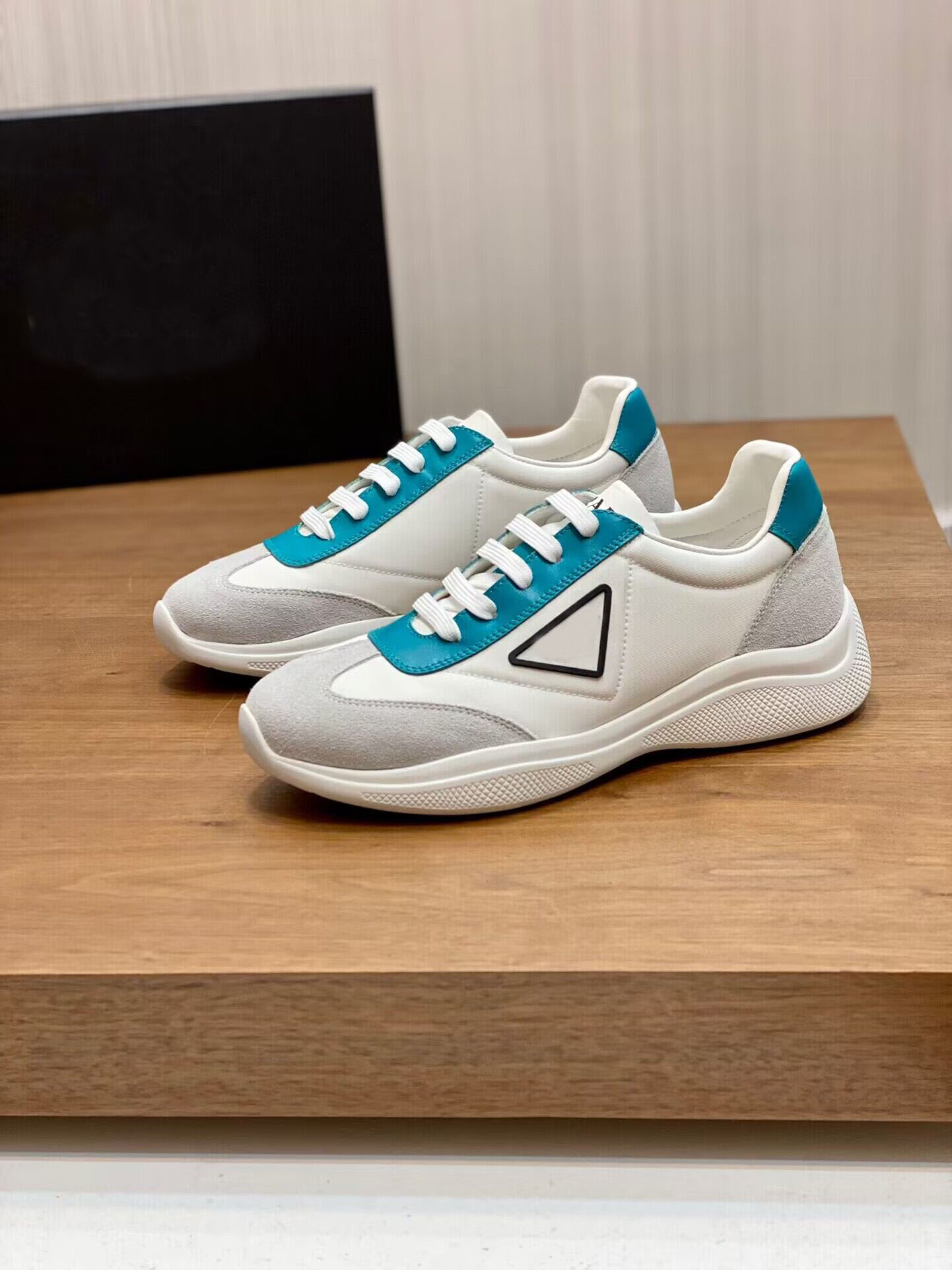 23S America's cup Triangle Men casual shoes leather sneaker summer pop designer shoe Rubber sole platform trainers with box EU38-45, 16
23S America's cup Triangle Men casual shoes leather sneaker summer pop designer shoe Rubber sole platform trainers with box EU38-45, 16