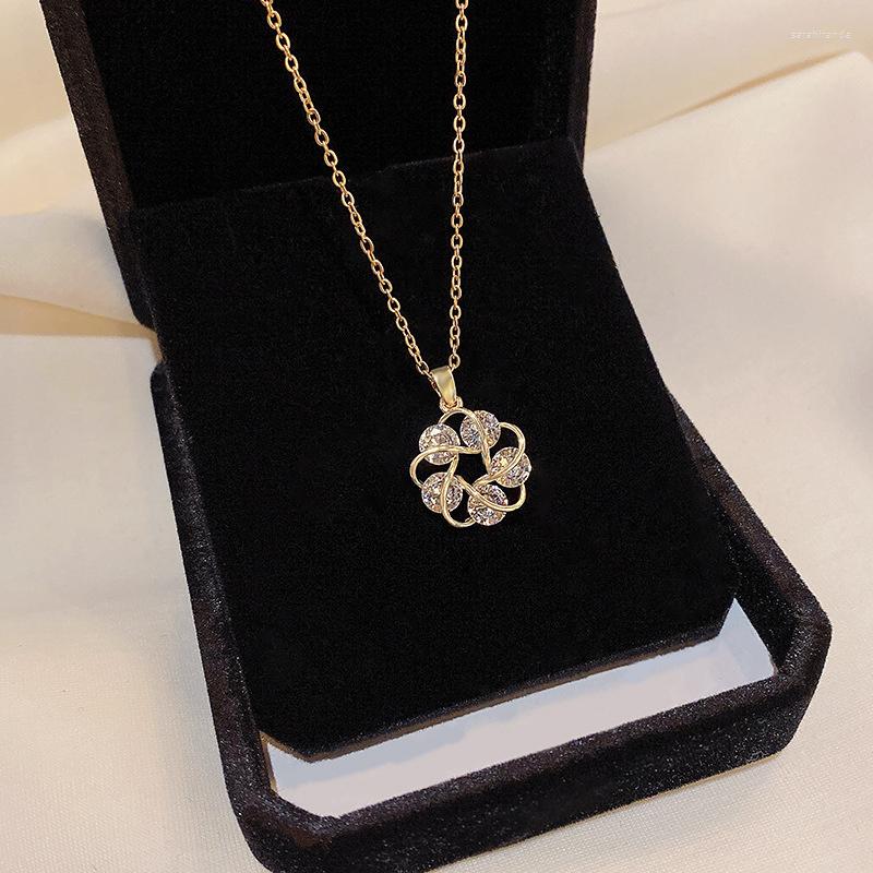 Chains Stainless Steel Geometric Flower Zircon Pendant Necklace Female Korean Trend Simple Wild Clavicle Chain Wholesale Couple
Chains Stainless Steel Geometric Flower Zircon Pendant Necklace Female Korean Trend Simple Wild Clavicle Chain Wholesale Couple