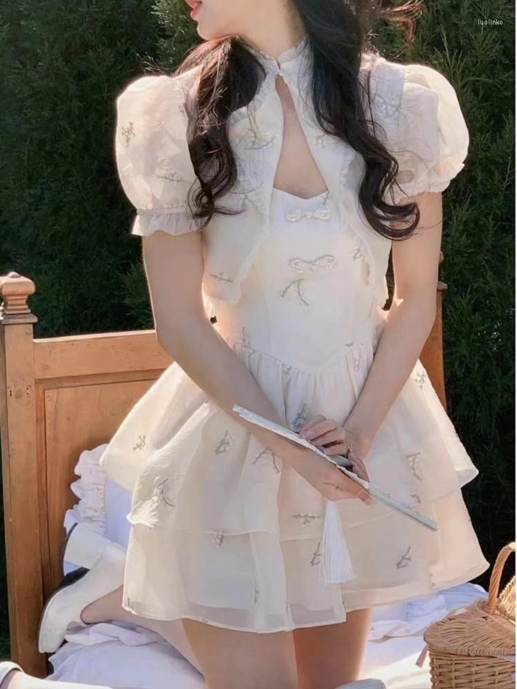 Casual Dresses Romantic Embroidery Vintage Dress Set Style Cardigan Sling Two-piece Vestidos Mujer Prendas Superpuestas, White
Casual Dresses Romantic Embroidery Vintage Dress Set Style Cardigan Sling Two-piece Vestidos Mujer Prendas Superpuestas, White
