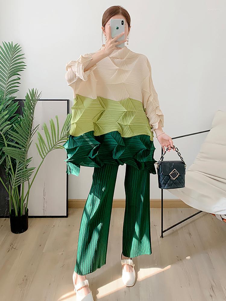 Women's Two Piece Pants Miyake Diamond Pleated Set Fall 2023 Winter Outfits Elegant Causal Batwing Long Sleeve Three Colour Tos Straight, Green 
Women's Two Piece Pants Miyake Diamond Pleated Set Fall 2023 Winter Outfits Elegant Causal Batwing Long Sleeve Three Colour Tos Straight, Green