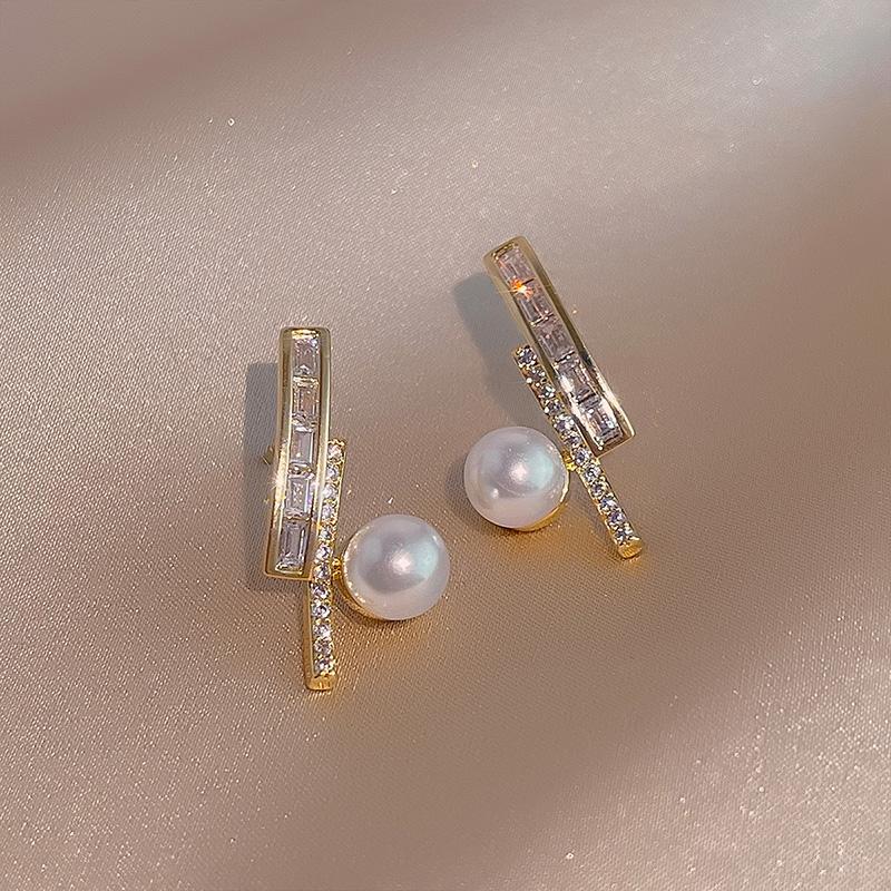 Stud Earrings Vintage Fashion Pearl Exquisite For Women 2023 Korean Girls Party Dresses Jewelry AccessoriesStud
Stud Earrings Vintage Fashion Pearl Exquisite For Women 2023 Korean Girls Party Dresses Jewelry AccessoriesStud