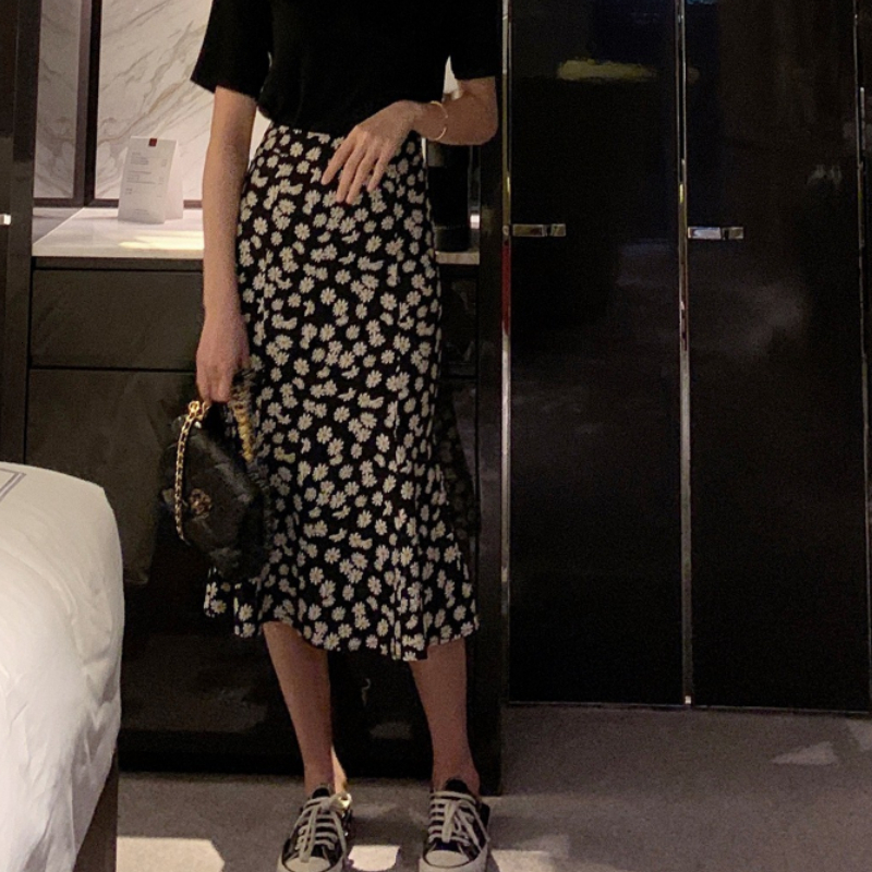 Skirts 2023 Summer Fishtail Floral Small Daisy Midlength Highwaisted Black Hip Aline 230420