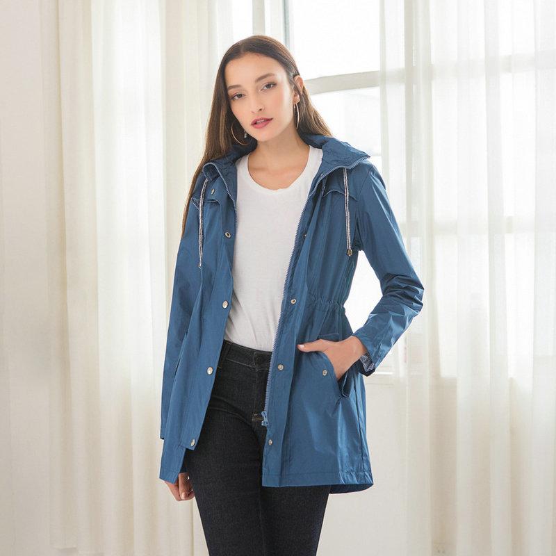 Raincoats Newest Women' Autumn Winter Models Vneck Solid Colors Doublebreasted Buttons Windproof Waterproof Material Good Quality Femal
Raincoats Newest Women' Autumn Winter Models Vneck Solid Colors Doublebreasted Buttons Windproof Waterproof Material Good Quality Femal