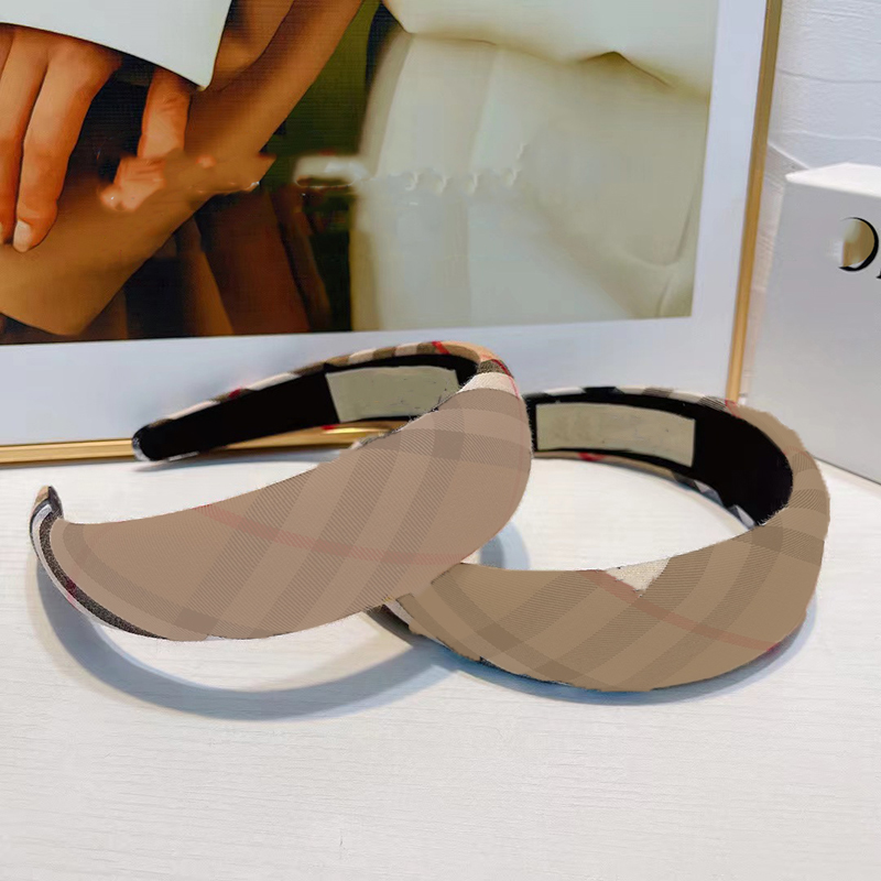 New Women's Solid Letter Decorative Plaid Cushion Headband Girls' Age Reducing Magic Versatile Hair Accessories, Deep colour
New Women's Solid Letter Decorative Plaid Cushion Headband Girls' Age Reducing Magic Versatile Hair Accessories, Deep colour