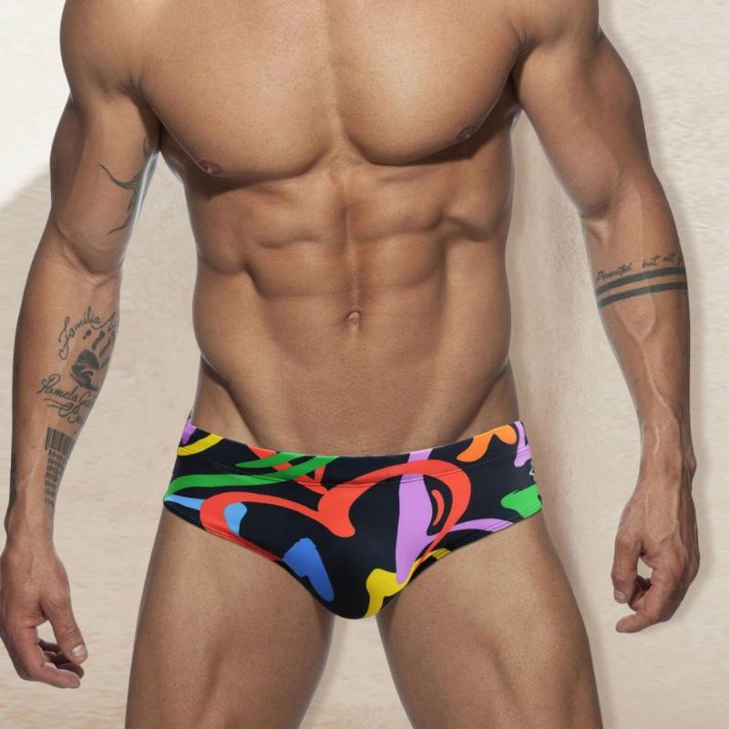 Men's Swimwear Swimming Trunks Low Rise Briefs Graffiti Heart Print Pool, Black
Men's Swimwear Swimming Trunks Low Rise Briefs Graffiti Heart Print Pool, Black