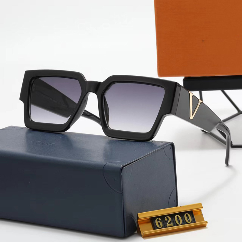 Women's luxury designer sunglasses with double lettered sides, waterproof and UV polarized, men's and women's sunglasses
Women's luxury designer sunglasses with double lettered sides, waterproof and UV polarized, men's and women's sunglasses
