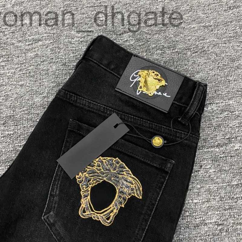 Men's Jeans Designersummer light luxury jeans designer pants embroidered denim trousers mens black slim slacks skinny Jeans V3FE, Black 01
Men's Jeans Designersummer light luxury jeans designer pants embroidered denim trousers mens black slim slacks skinny Jeans V3FE, Black 01