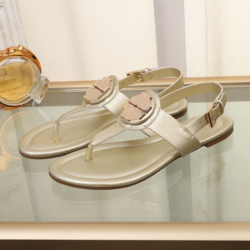 Summer Beach slippers sandals designer shoes Bright fashion women shoes beach Flip flops sexy Flat heel Lady slipper Soft cow Leather Hollow sandals Large size 35-42, 3 high quality
Summer Beach slippers sandals designer shoes Bright fashion women shoes beach Flip flops sexy Flat heel Lady slipper Soft cow Leather Hollow sandals Large size 35-42, 3 high quality