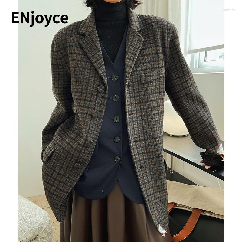 Women' Suits Winter Vintage Plaid Wool Suit Women Thick Blazer Oversized Coat Lattice Wide Shoulder Single-breasted Decoration Stylish, Auburn
Women' Suits Winter Vintage Plaid Wool Suit Women Thick Blazer Oversized Coat Lattice Wide Shoulder Single-breasted Decoration Stylish, Auburn