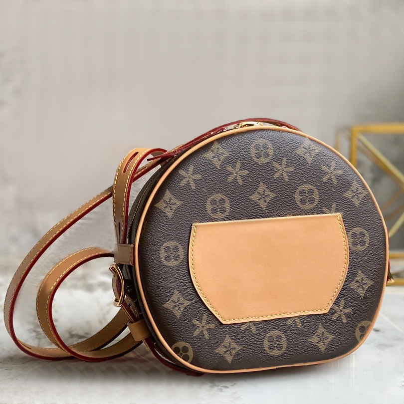 2size classic viutonity M45647 Clutch Bags Womens Luxury Designer handbags crossbody Shoulder bag hobo PETITE BOITE CHAPEAU BOITE mens round leather tote Bag purse, Mon0gram
2size classic viutonity M45647 Clutch Bags Womens Luxury Designer handbags crossbody Shoulder bag hobo PETITE BOITE CHAPEAU BOITE mens round leather tote Bag purse, Mon0gram