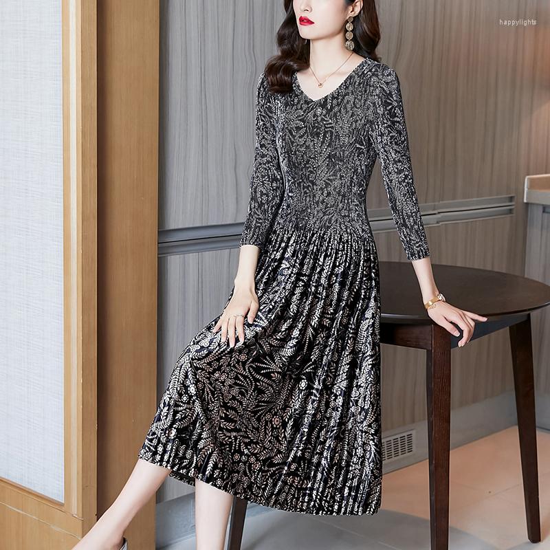 Casual Dresses 2023 Elegant Bodycon Party Vestido Women Floral Velvet Warm Midi Pleated Dress Autumn Winter Korean Vintage Elastic, Picture shown
Casual Dresses 2023 Elegant Bodycon Party Vestido Women Floral Velvet Warm Midi Pleated Dress Autumn Winter Korean Vintage Elastic, Picture shown