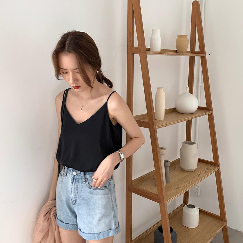 Camisoles Tanks HLBCBG Strap Top Women Halter V Neck Basic White Cami Sleeveless Satin Silk Tank Tops Women'S Summer Camisole Plus Size 230420