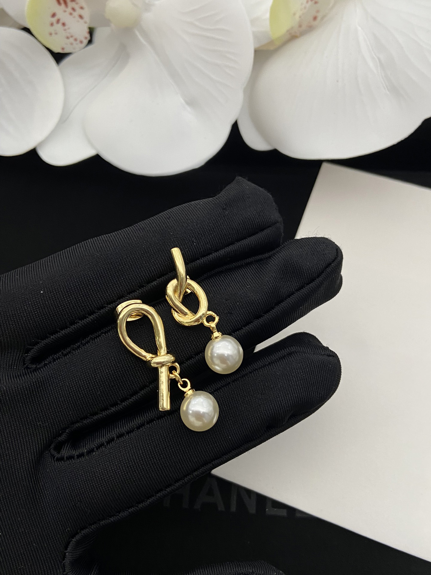 French pearl dangle earrings for women, personalized asymmetrical ladies earrings temperament knotted, for prom party
French pearl dangle earrings for women, personalized asymmetrical ladies earrings temperament knotted, for prom party
