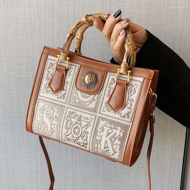 Evening Bags Autumn And Winter Small Luxury Designer Handbag Women's 2023 Versatile Fashion Tote Bag Texture Crossbody, Black
Evening Bags Autumn And Winter Small Luxury Designer Handbag Women's 2023 Versatile Fashion Tote Bag Texture Crossbody, Black