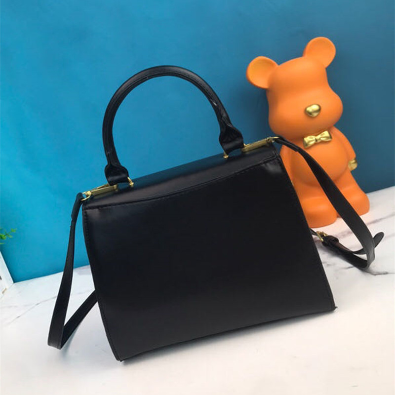 Brand Women's Handbag Trend Fashion One Shoulder Oblique Cross Flap Women's Bag European and American Style LEATHER Bag, Black brown 6098
Brand Women's Handbag Trend Fashion One Shoulder Oblique Cross Flap Women's Bag European and American Style LEATHER Bag, Black brown 6098