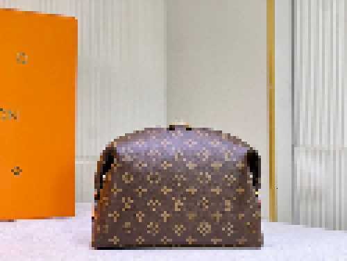 Luxury Quality Brand Designer Micro Metis Chain Saddle Cross bag M46458 cosmetic bag Monograms Letter old flowers Handbag Shoulder Messenger Bag, As show
Luxury Quality Brand Designer Micro Metis Chain Saddle Cross bag M46458 cosmetic bag Monograms Letter old flowers Handbag Shoulder Messenger Bag, As show