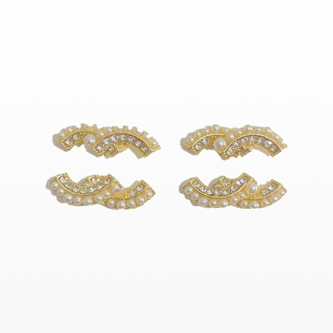 Luxury Gift Pearl Earrings Designer Diamond Inlaid Earrings 18K Gold Plated Jewelry 2023 Family Love Stud Earrings Wedding Party Womens Jewelry Wholesale
Luxury Gift Pearl Earrings Designer Diamond Inlaid Earrings 18K Gold Plated Jewelry 2023 Family Love Stud Earrings Wedding Party Womens Jewelry Wholesale