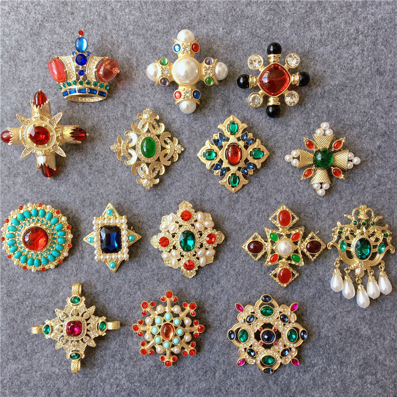 Creative Retro Baroque Style Gemstone Brooch Luxury Palace Party For Women Clothing Accessories Brooches Holiday Gifts
Creative Retro Baroque Style Gemstone Brooch Luxury Palace Party For Women Clothing Accessories Brooches Holiday Gifts
