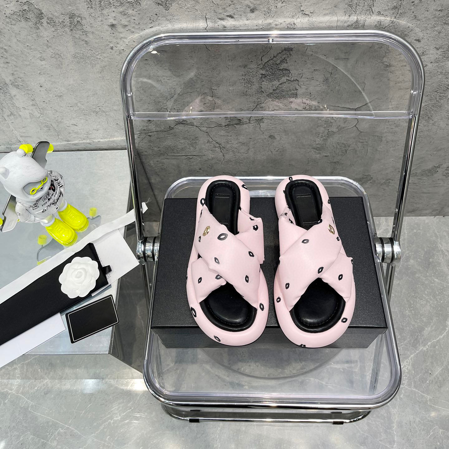 Designer Slipper Luxury Slides Brand Sandals Woman Slide Men Slippers Flat Bottom Flip Flop Design Sneakers Leather Sandal by 1978 W267 04, #1
Designer Slipper Luxury Slides Brand Sandals Woman Slide Men Slippers Flat Bottom Flip Flop Design Sneakers Leather Sandal by 1978 W267 04, #1