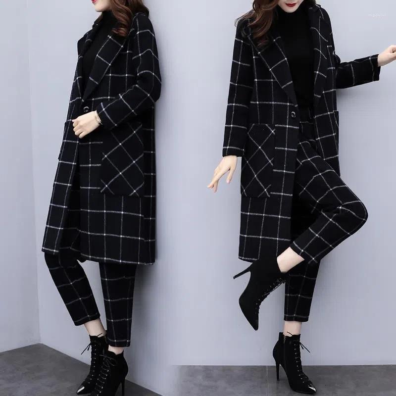 Women' Two Piece Pants 2023 Women Autumn Winter Black Woolen Coat Plus Size Two-Piece Plaid Jacket Wool Nine Fashion Overcoat Elegant Suit
Women' Two Piece Pants 2023 Women Autumn Winter Black Woolen Coat Plus Size Two-Piece Plaid Jacket Wool Nine Fashion Overcoat Elegant Suit
