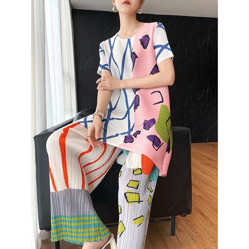 Women's T Shirts Miyake Style Pleated Fashion Simple Suit 2023 Spring And Summer Lazy Short-sleeved Straight Pants Two-piece SetWomen's, Picture color
Women's T Shirts Miyake Style Pleated Fashion Simple Suit 2023 Spring And Summer Lazy Short-sleeved Straight Pants Two-piece SetWomen's, Picture color