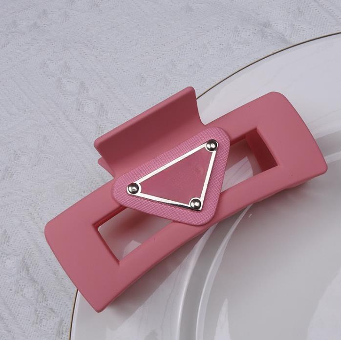 Wholesale Barrettes Inverted Triangle Letter Large Square Frosted Grip Factory Wholesale Double-Sided Label
Wholesale Barrettes Inverted Triangle Letter Large Square Frosted Grip Factory Wholesale Double-Sided Label