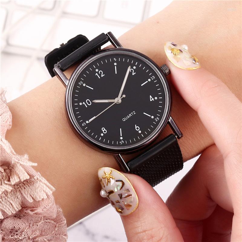 Wristwatches Womens Watches Fashion Silicone Strap Simple Digital Quartz Watch For Woman Female Clock Relogios Feminino Drop
Wristwatches Womens Watches Fashion Silicone Strap Simple Digital Quartz Watch For Woman Female Clock Relogios Feminino Drop
