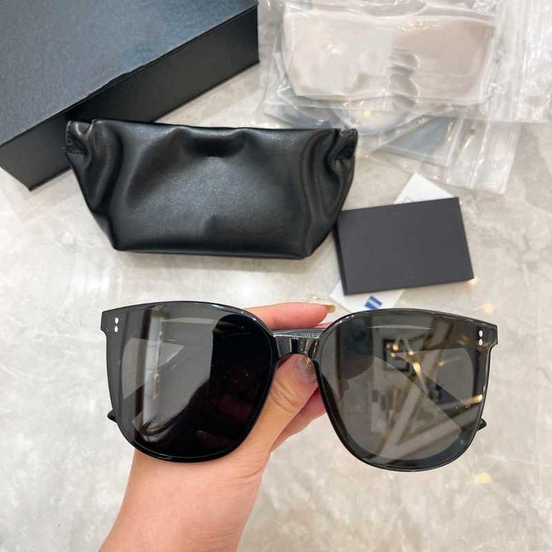 Fashion womens sunglasses for men and women personality retro designer classic design summer sunscreen travel best photo glasses
Fashion womens sunglasses for men and women personality retro designer classic design summer sunscreen travel best photo glasses