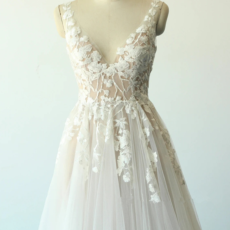 Plus Size Wedding Dresses Bridal Gown with 3D Floral Lace Applique V Neck Sweep Train Tulle Custom Made Open Back vestido de novia